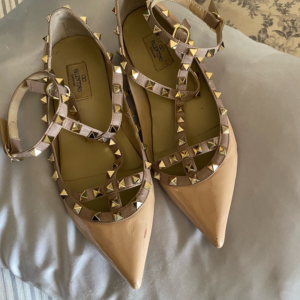 Valentino Rockstud caged flats. 40 Beige